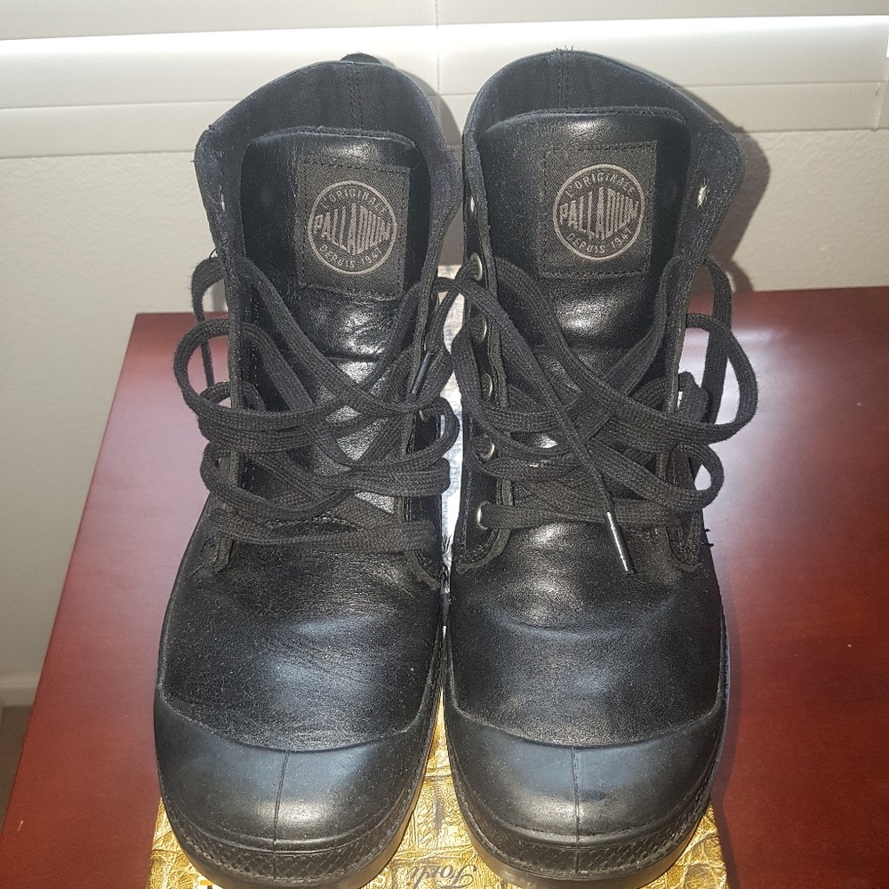 Mens shoes